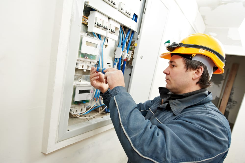 Qual o tamanho da caixa do medidor de energia? 1 Qual o tamanho da caixa do medidor de energia?