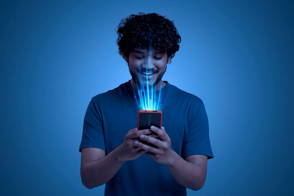 Como escolher um celular custo benefício? 2 homem celular